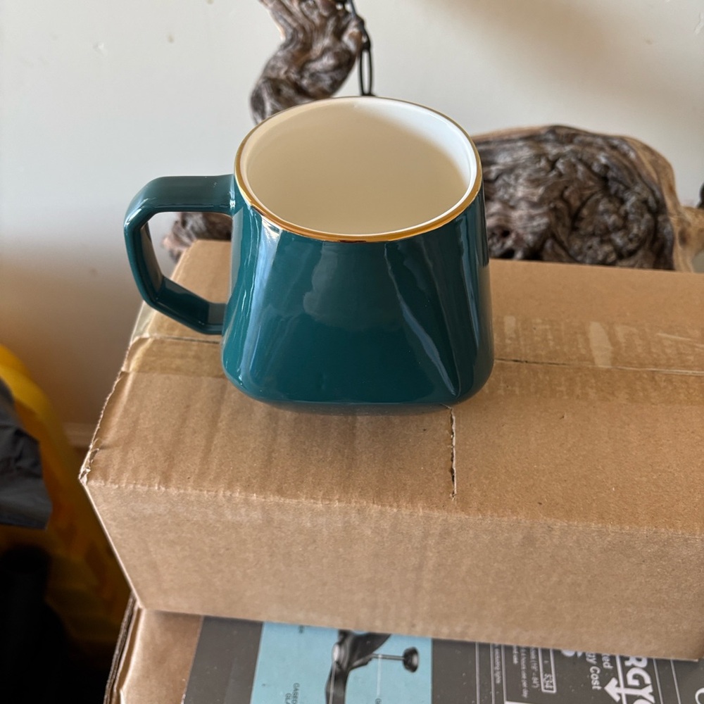 Elegant Teal Mug with Gold Rim - Picture 2 of 3